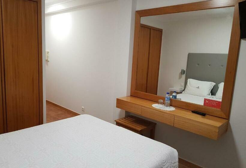 标准间, Lagoa Azul Do Geres