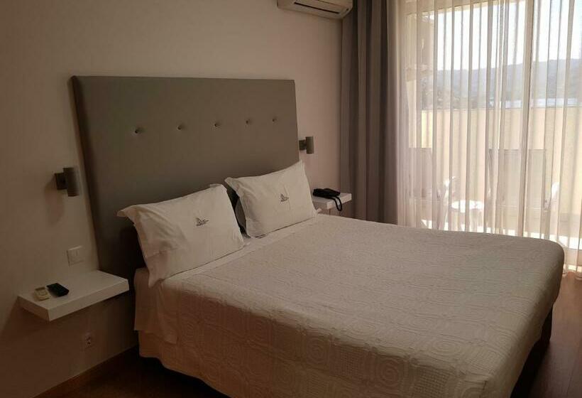 标准间, Lagoa Azul Do Geres