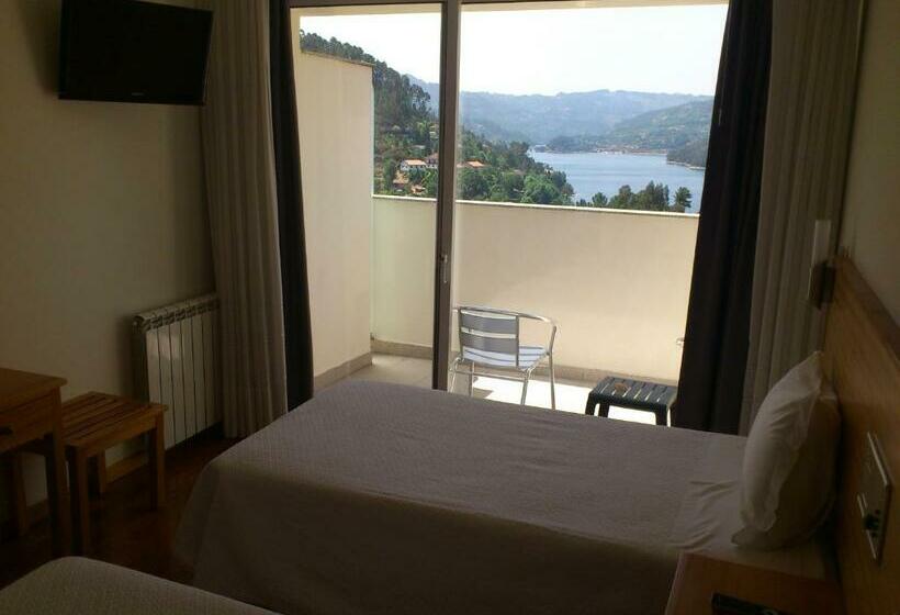 标准间, Lagoa Azul Do Geres