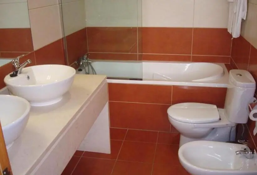Standard-studio, Lagoa Azul Do Geres