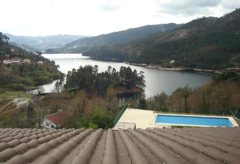 标准工作室, Lagoa Azul Do Geres