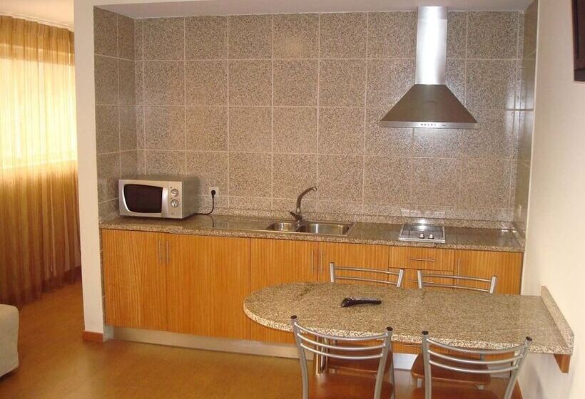 标准工作室, Lagoa Azul Do Geres