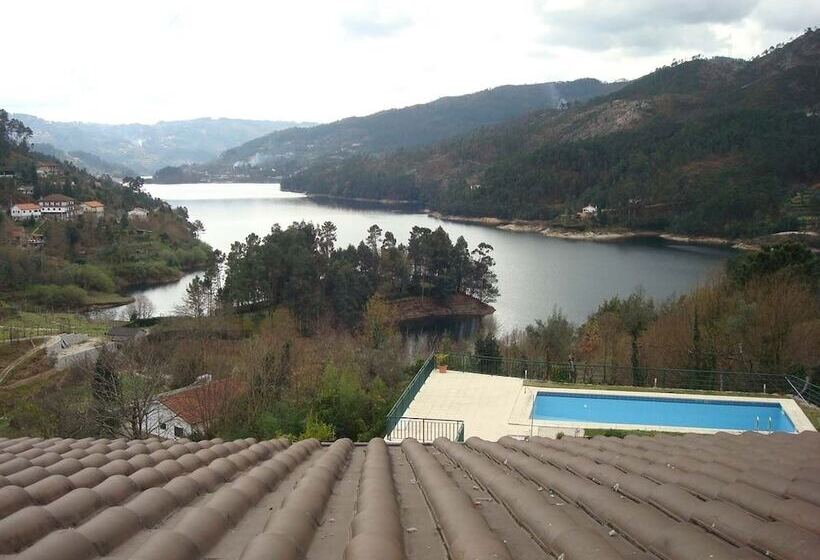 标准工作室, Lagoa Azul Do Geres