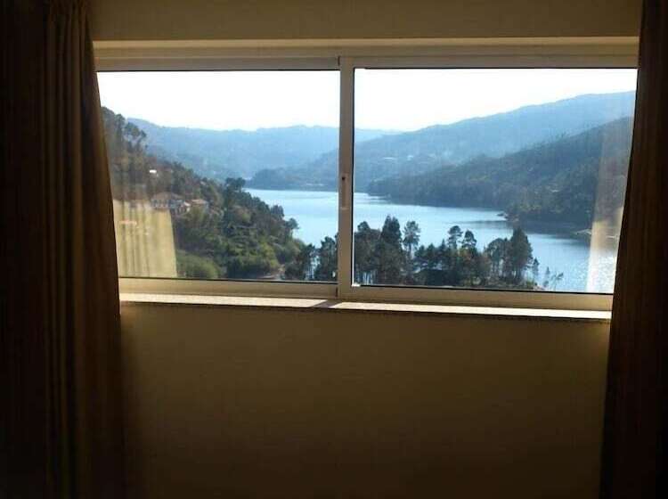 标准工作室, Lagoa Azul Do Geres