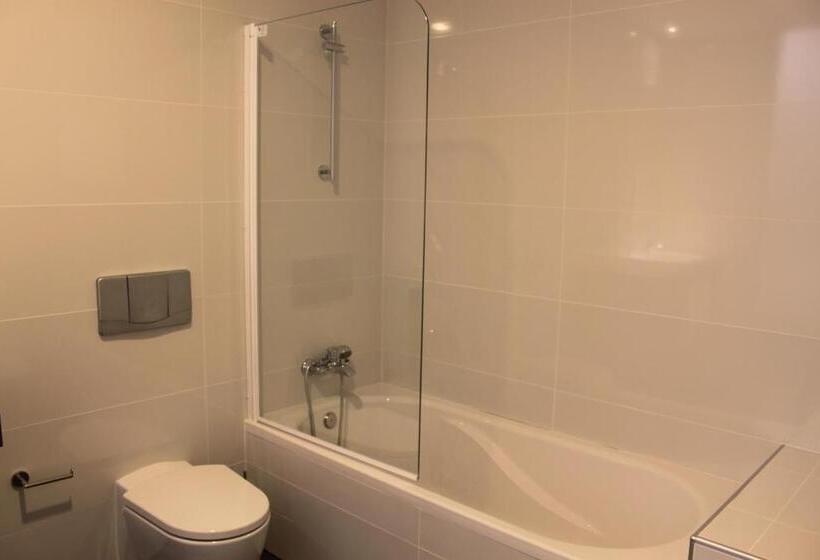 スタンダードルーム, Lazza