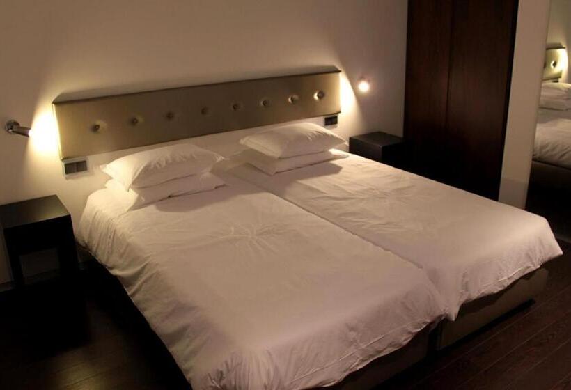 スタンダードルーム, Lazza