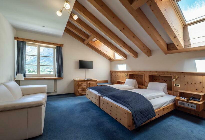 חדר סופריור, Maria