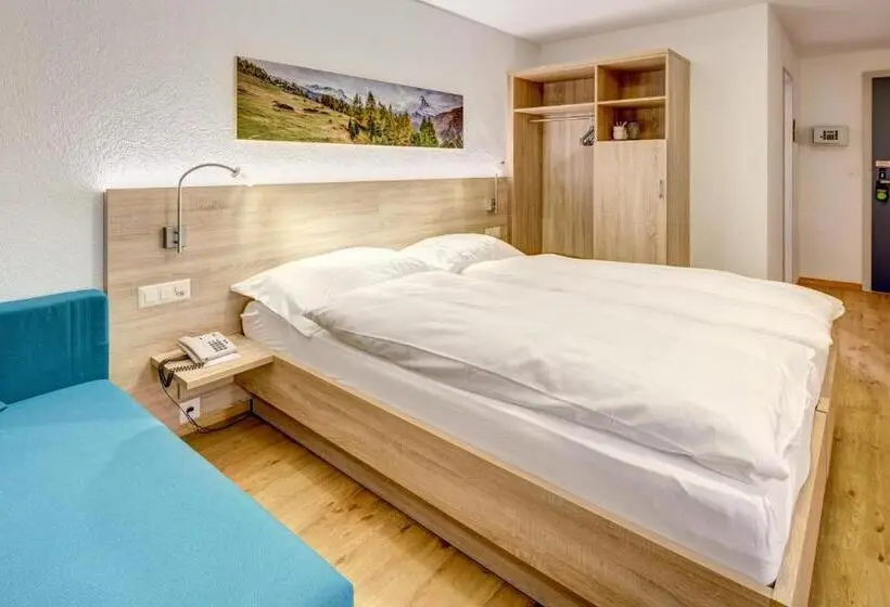 Standard Kolmen Hengen Huone, Matterhorn Inn
