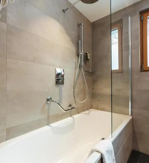 Standard Kolmen Hengen Huone, Matterhorn Inn