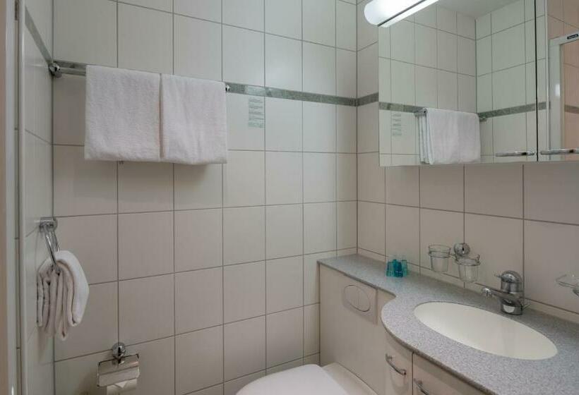 スタンダードルーム, Post