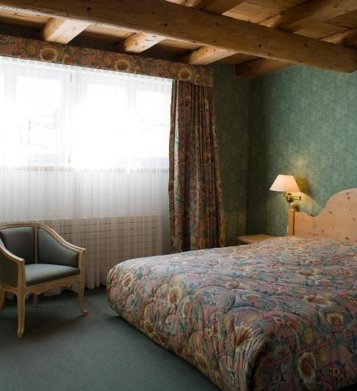 スーペリアールーム, Post