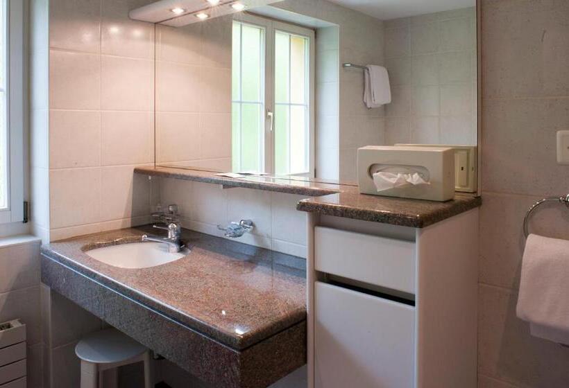 סוויטת ג'וניור, Post