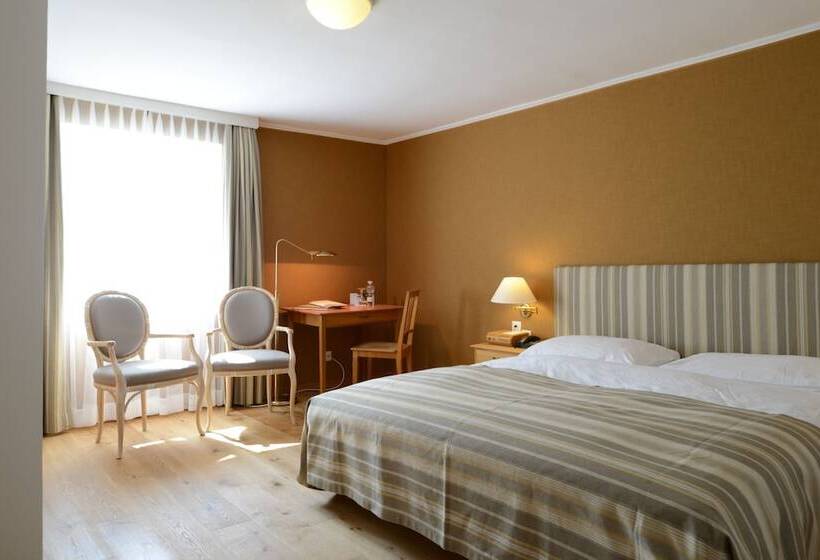 スタンダードルーム, Post