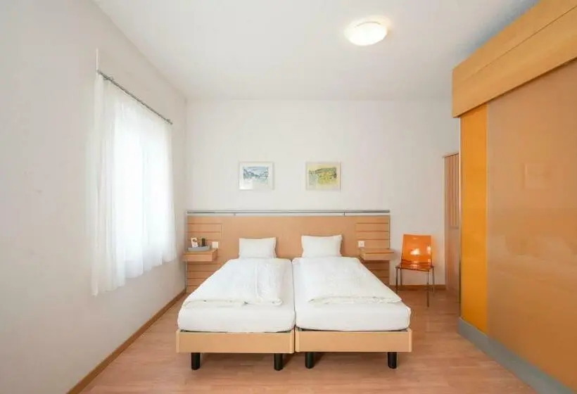 Standard Room, Restaurant Eyholz