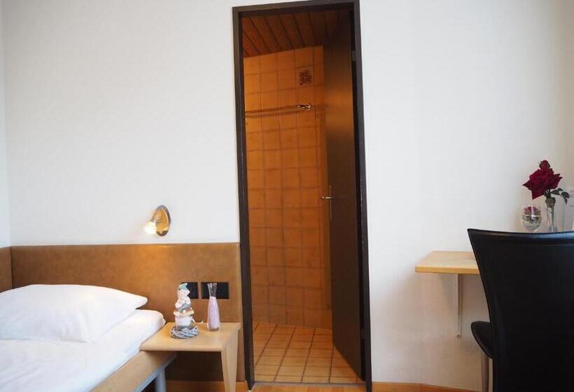 Pokój Standard Jednoosobowy, Stadthof Glarus