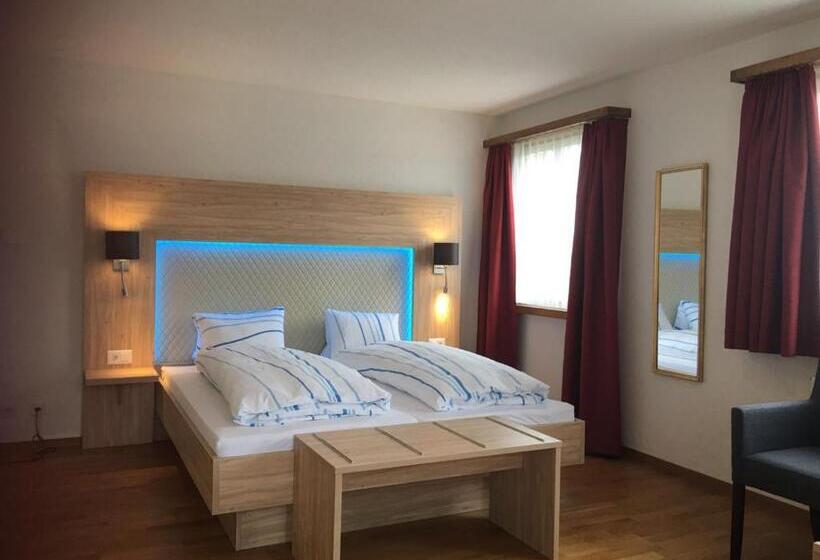 スタンダードトリプルルーム, Schützenhaus