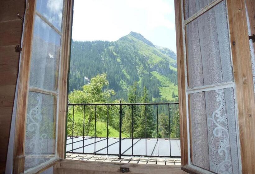 Standard Enkelrum Delat Badrum, Waldrand