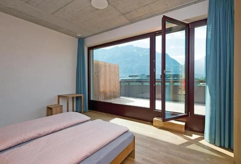 Standard-huone Parveke, Interlaken Youth Hostel