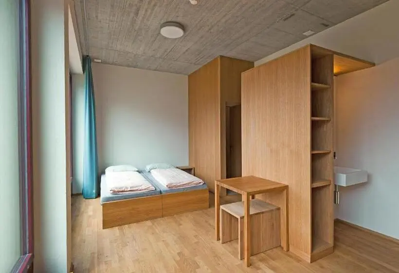Standard-huone Parveke, Interlaken Youth Hostel