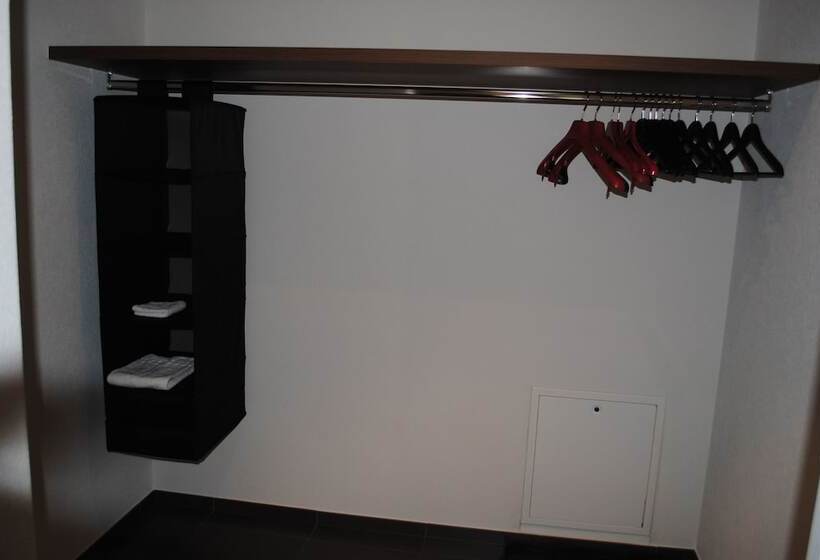 חדר סטנדרט מותאם לאדם עם מוגבלויות, Du Soleil