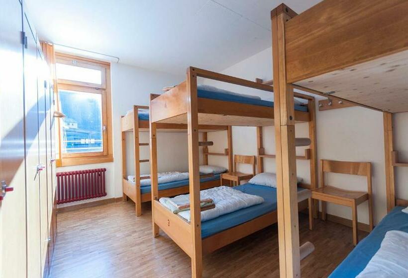 سرير فى غرفة مشتركه, Pontresina Youth Hostel