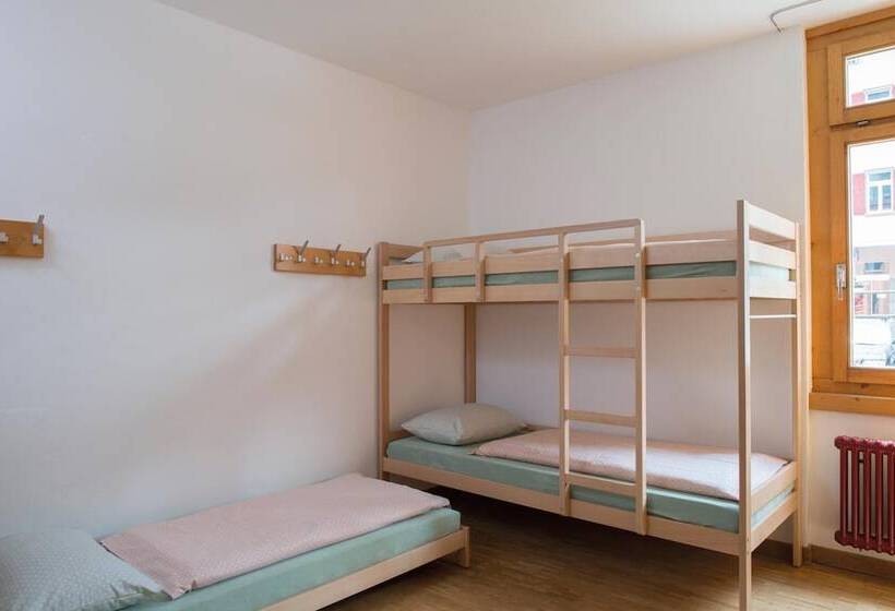 غرفة قياسية رباعية حمام مشترك, Pontresina Youth Hostel