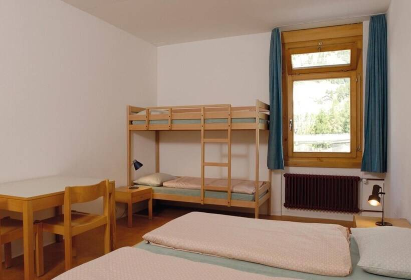 Номер Стандарт Четырехместный Совместный Санузел, Pontresina Youth Hostel
