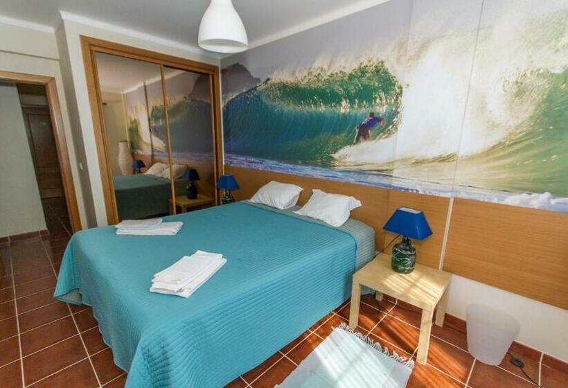 Номер Стандарт Совместная Ванная, Supertubos Beach Hostel