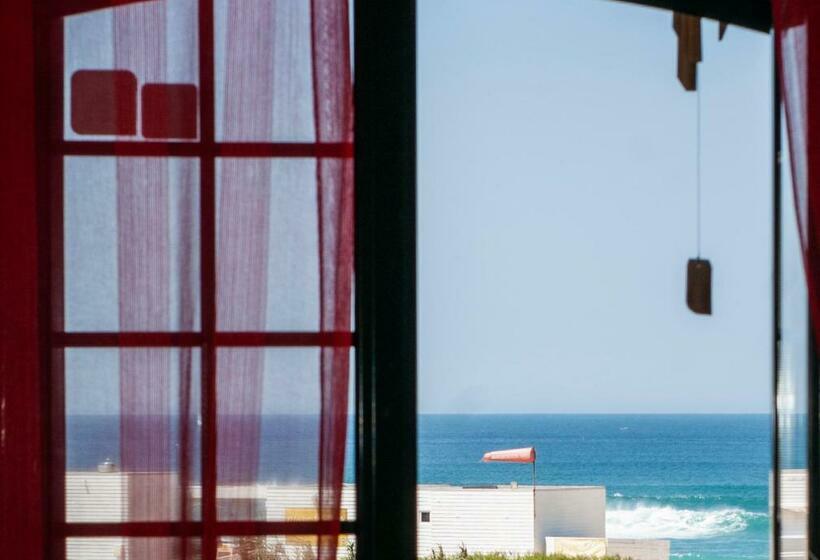 Номер Стандарт Совместная Ванная, Supertubos Beach Hostel