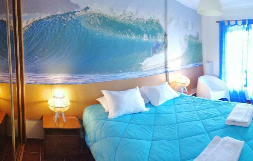 Номер Стандарт Совместная Ванная, Supertubos Beach Hostel