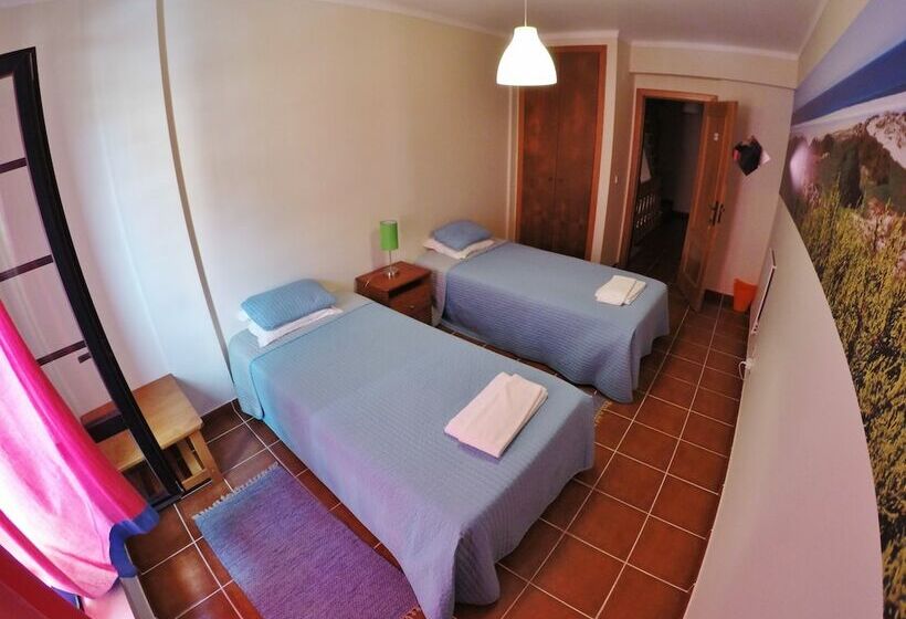 Номер Стандарт Совместная Ванная, Supertubos Beach Hostel