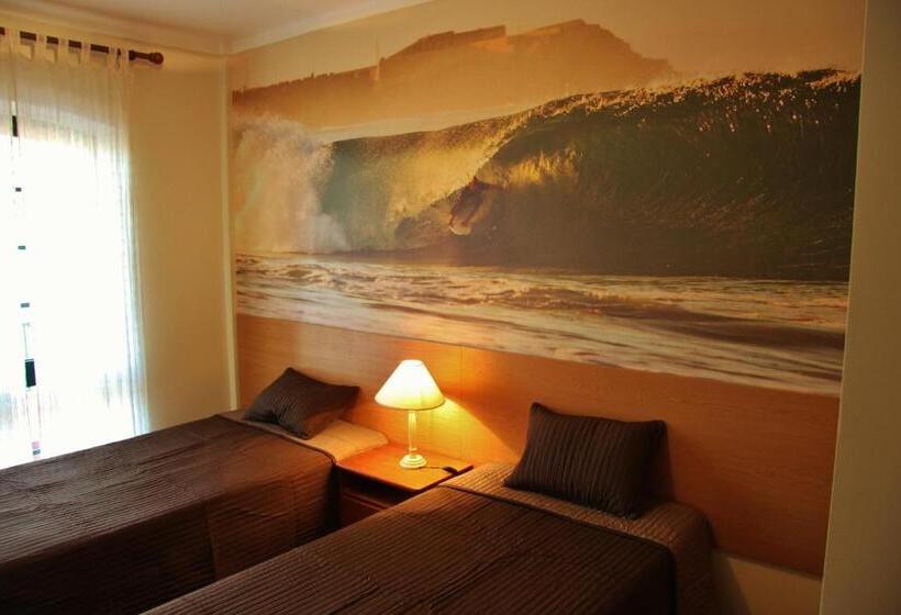 Номер Стандарт Совместная Ванная, Supertubos Beach Hostel