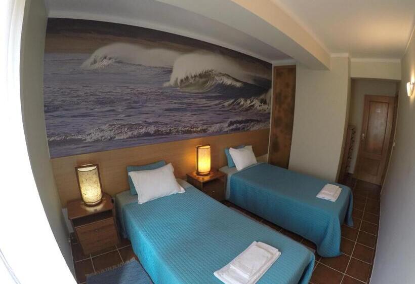 Номер Стандарт Совместная Ванная, Supertubos Beach Hostel