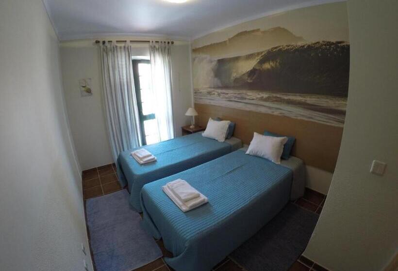 Номер Стандарт Совместная Ванная, Supertubos Beach Hostel