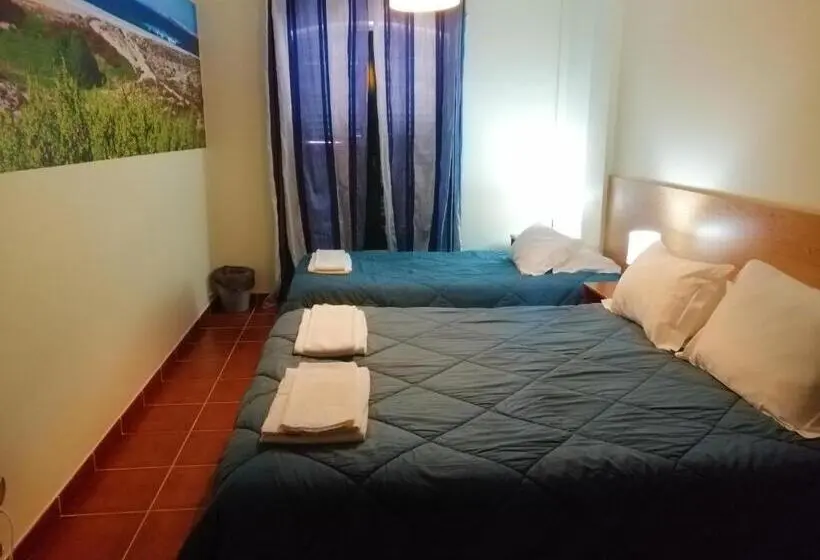 Standard Kolmen Hengen Huone Jaettu kylpyhuone, Supertubos Beach Hostel