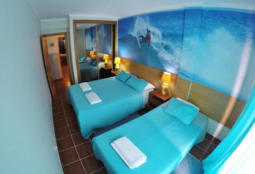 Трехместный Номер Стандарт Совместная Ванная, Supertubos Beach Hostel