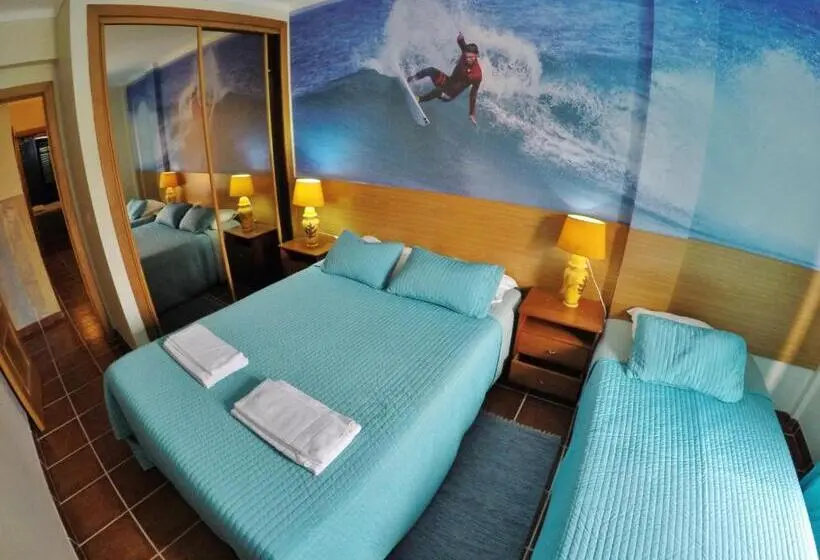 Standard Kolmen Hengen Huone Jaettu kylpyhuone, Supertubos Beach Hostel
