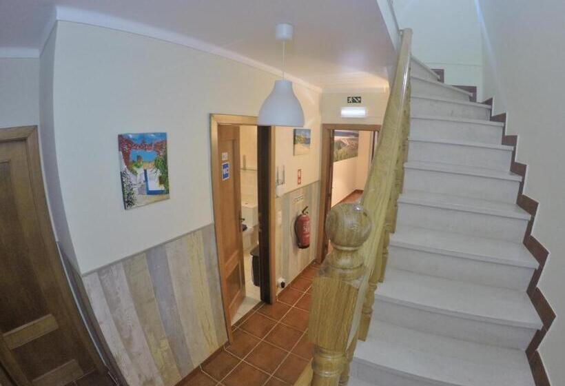 Номер Стандарт Вид на Море с Балконом, Supertubos Beach Hostel