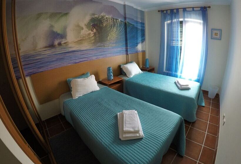 Номер Стандарт Совместная Ванная, Supertubos Beach Hostel