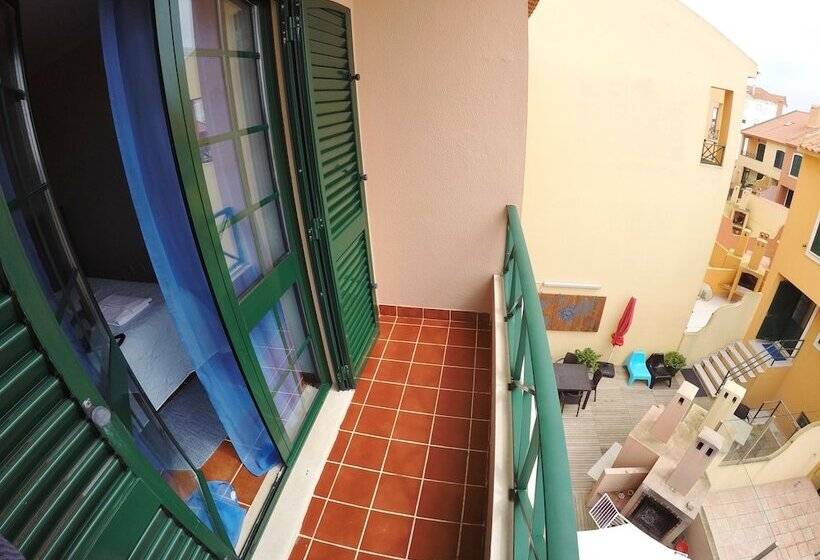 Номер Стандарт Совместная Ванная, Supertubos Beach Hostel