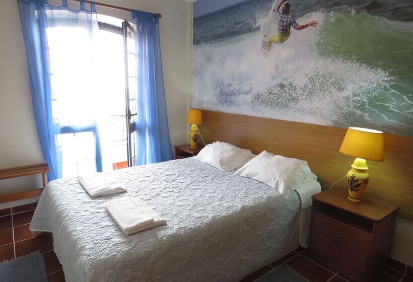 Номер Стандарт Совместная Ванная, Supertubos Beach Hostel