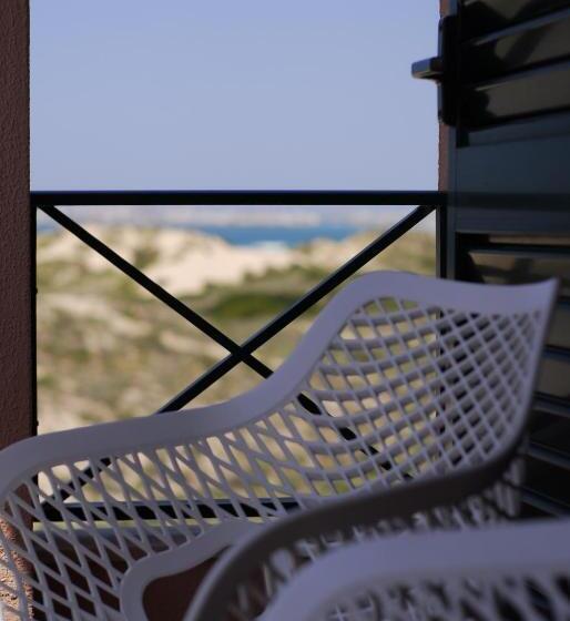 Номер Стандарт Вид на Море с Балконом, Supertubos Beach Hostel