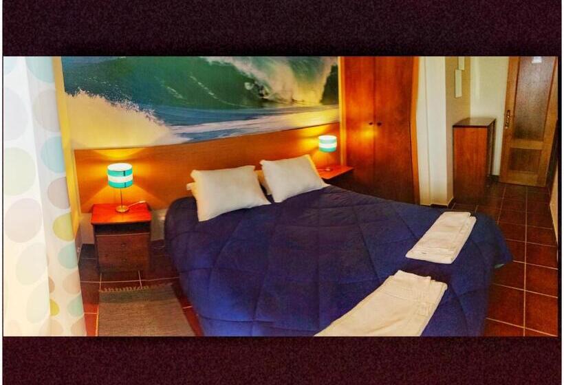 Номер Стандарт Вид на Море с Балконом, Supertubos Beach Hostel