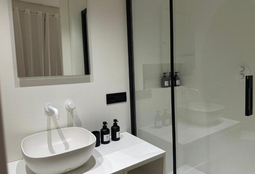 اتاق سوپریور با تخت بزرگ, Dimoro Luxury Rooms In Sicily