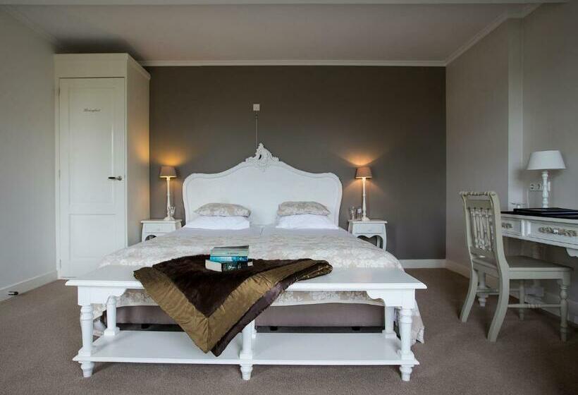 Номер Стандарт, B & B Hotel The Baron Crown