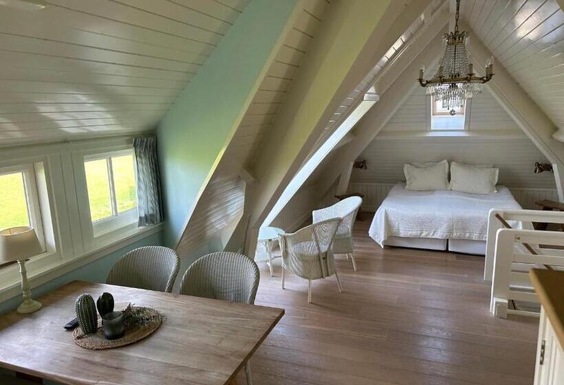 Люкс Deluxe Вид на Море, Villa Nieuwland B&b