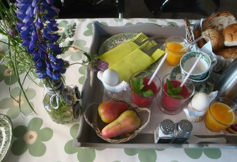 デラックスルーム, Bed And Breakfast De Zwanebloem