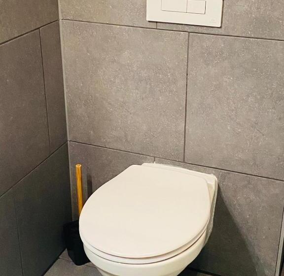 דירת חדר, Hof Van Sellingen