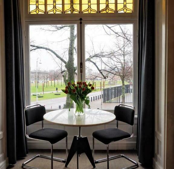 غرفة قياسية, M Square