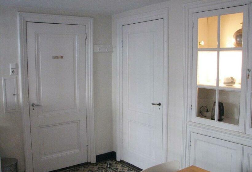 Номер Стандарт, Pluweel